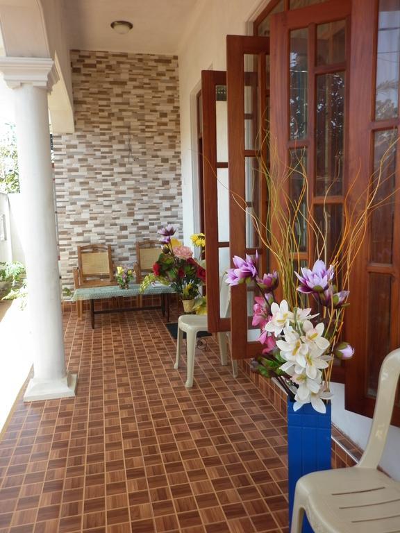 Seetha'S Hostel Негомбо Екстер'єр фото